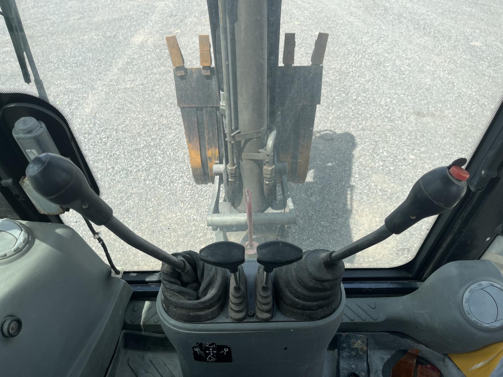 ./imagenes/INVOICE/2019/15154/VOLVO BL70 (15).JPG